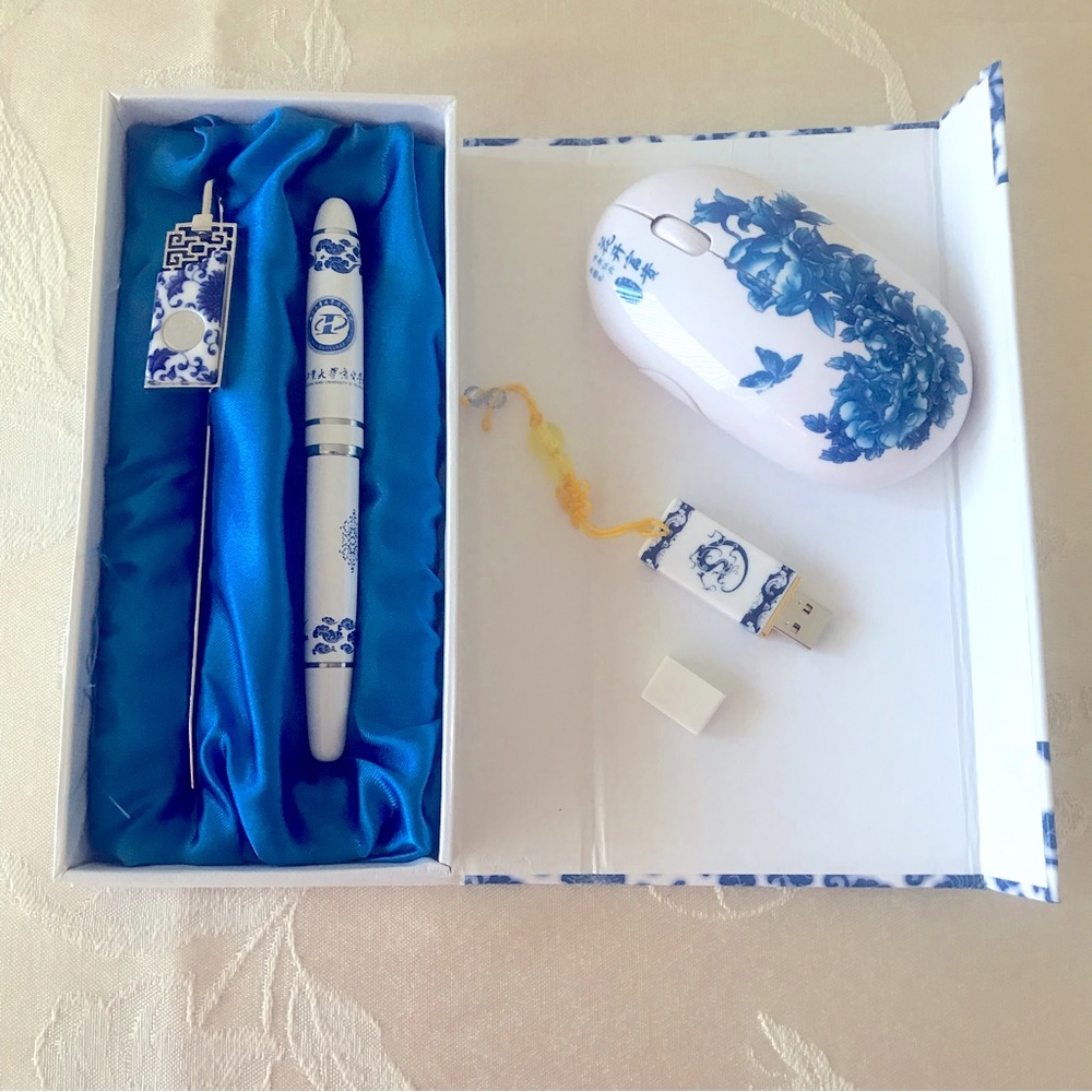 A porcelain mouse, perfect for gift under $40.00